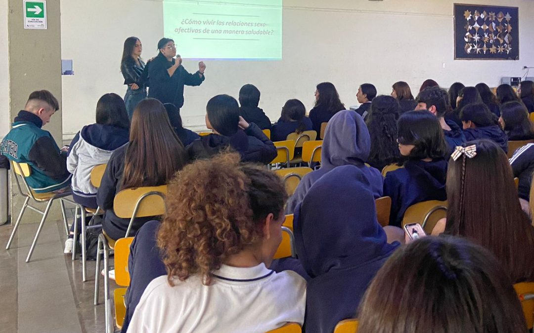 Diálogo Abierto y Respetuoso: OTEDUCA Participa en Charla sobre Género y Sexualidad en Colegio Alicante de Maipú